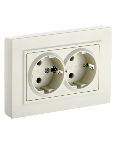 Розетка 2-местная с з/к РСш12-3-БрКр бежевый BRITE (BR-R24-16-K10-F). Розетка с заземлением с защитными шторками в сборе. IEK в Ессентуках