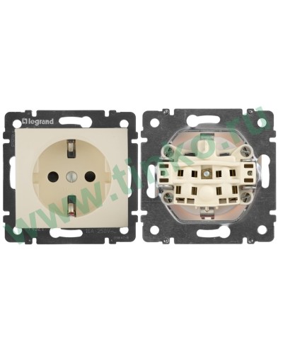 Розетка Valena 2К+3 с защитными шторками, на винтах 16А 250В, слоновая кость (774321). Розетка. LegranD в Ессентуках